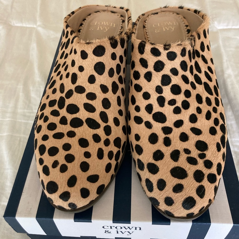Crown & Ivy Spotted Cheetah Print Mules